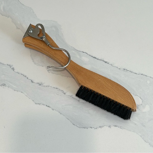 Vintage Habberdasher’s Boar Bristle Clothing Brush and Travel Hanger - Picture 9 of 13